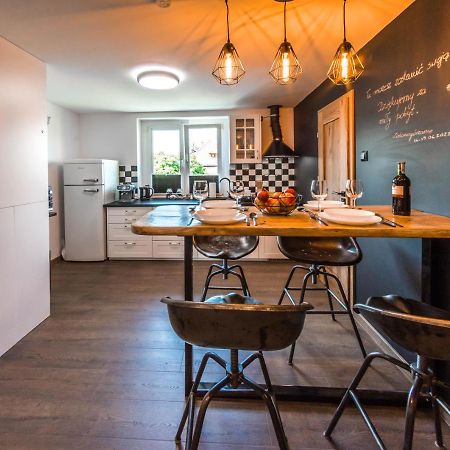Apartament Wita Stwosza Єленя-Ґура Екстер'єр фото